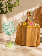 06.05.2026 (7pm)- Pressed Flower Resin Board & Wine Glass
