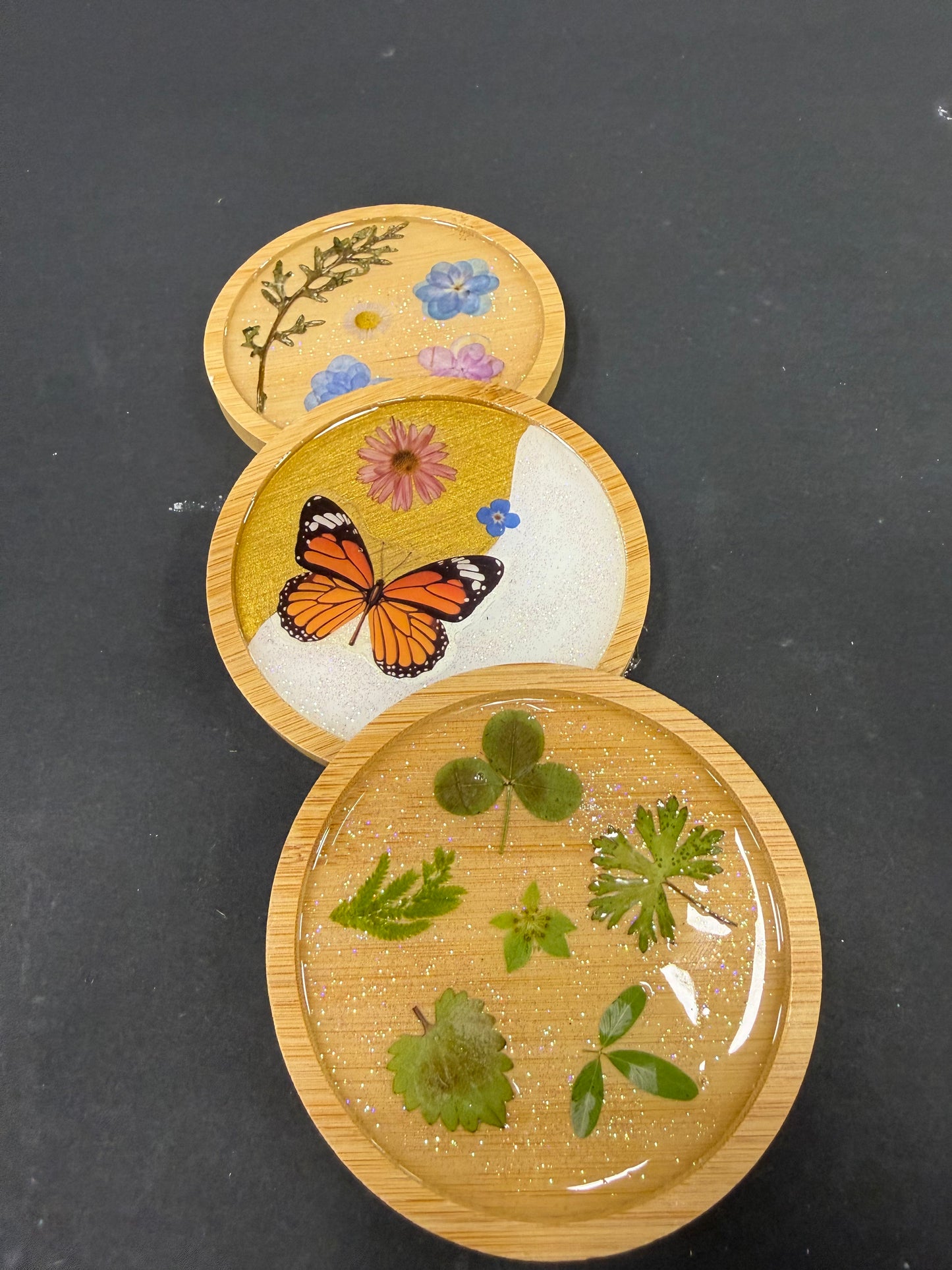 11.18.2026 (6:30pm)- Wine Wednesday: Pressed Flower Resin Board or Coasters & Wine Glass