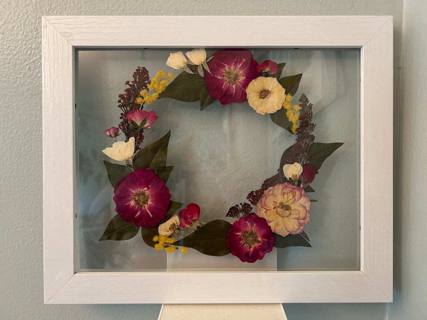 11.20.2026 (7pm) - Pressed Flowers Holiday Frame