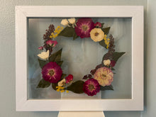 11.26.2025 (7pm)- Pressed Flowers Holiday Frame