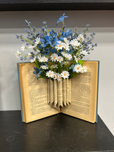 10.09.2025 (7pm)- Try It Thursday: Floral Book Folding